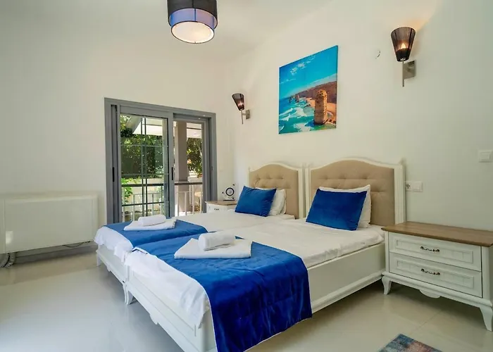 Yakamoz * Φετιγιέ